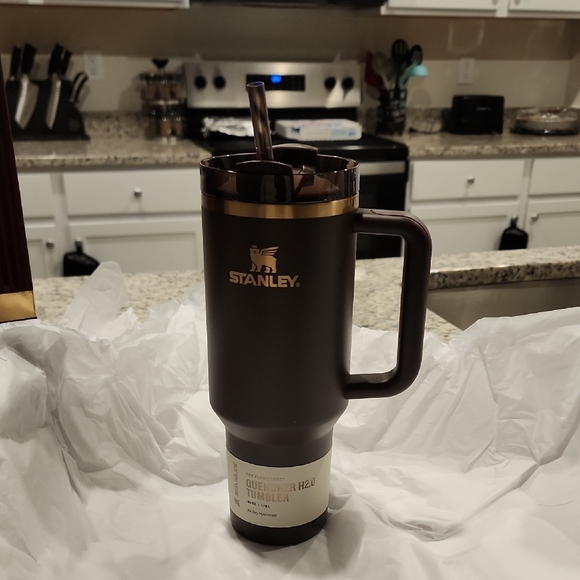 Stanley Chocolate Gold 40 Oz H2.0 Brown Quencher New In Box Authentic - Picture 8 of 14
